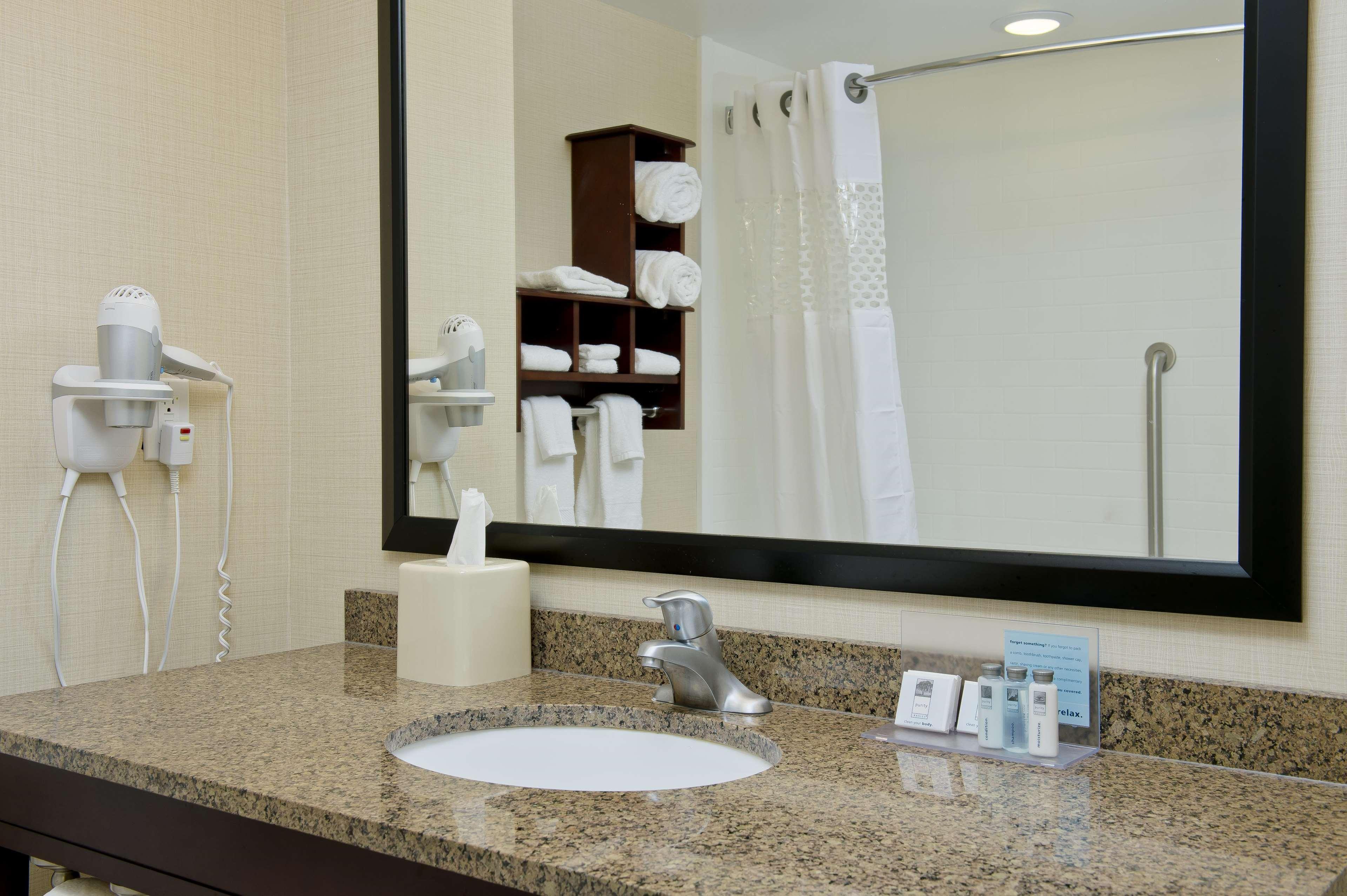 Hampton Inn & Suites Ocean City Bayfront-Convention Center Room photo