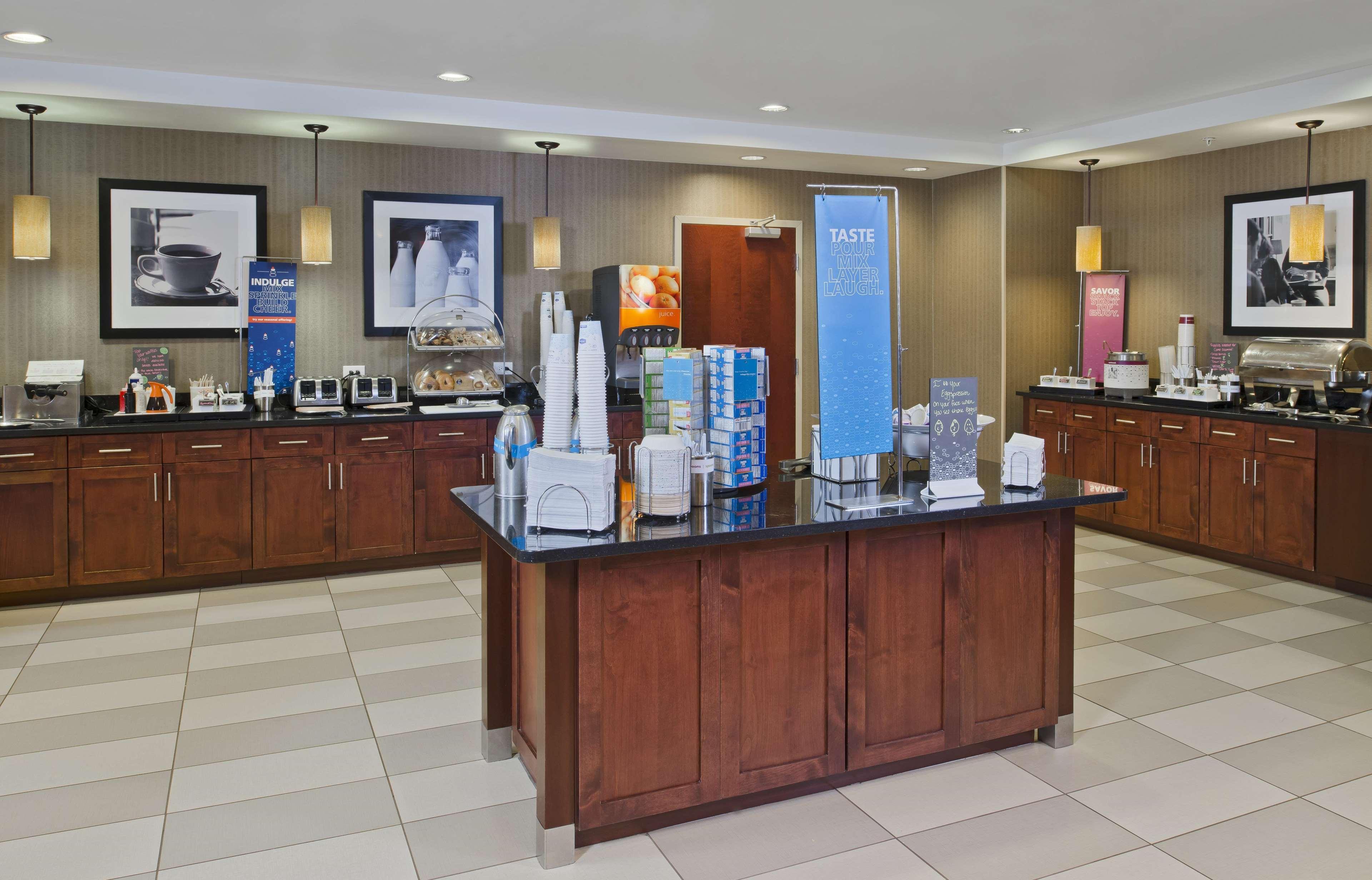 Hampton Inn & Suites Ocean City Bayfront-Convention Center Exterior photo