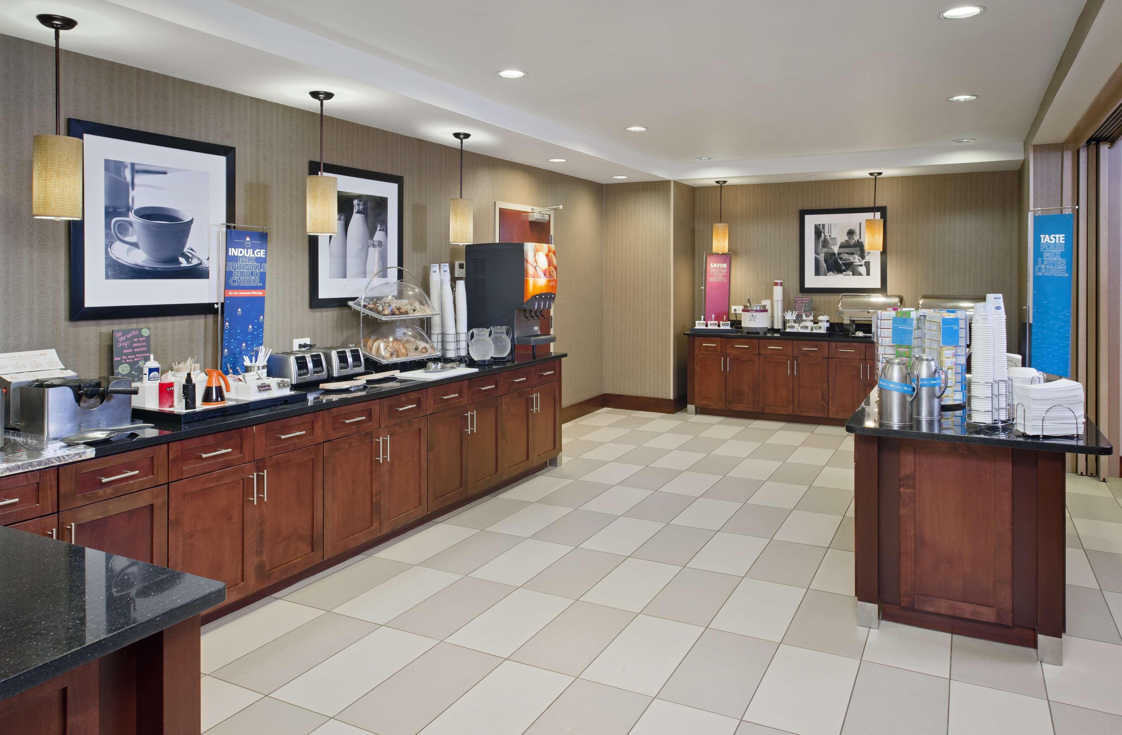 Hampton Inn & Suites Ocean City Bayfront-Convention Center Exterior photo