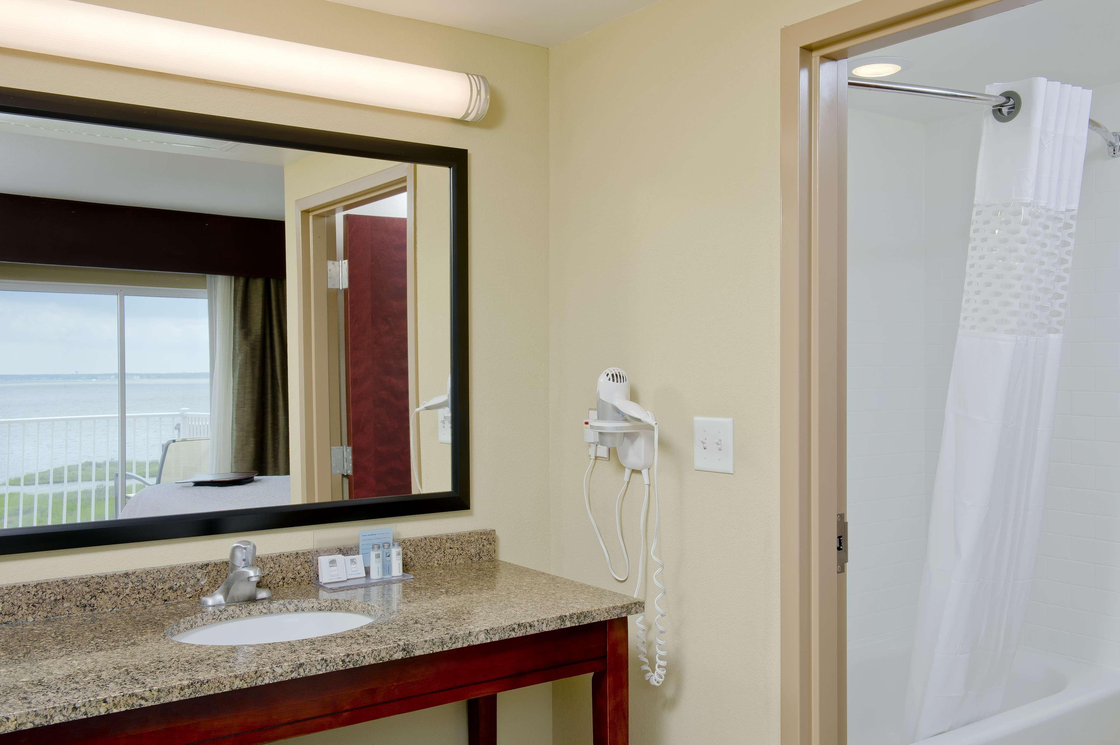 Hampton Inn & Suites Ocean City Bayfront-Convention Center Exterior photo