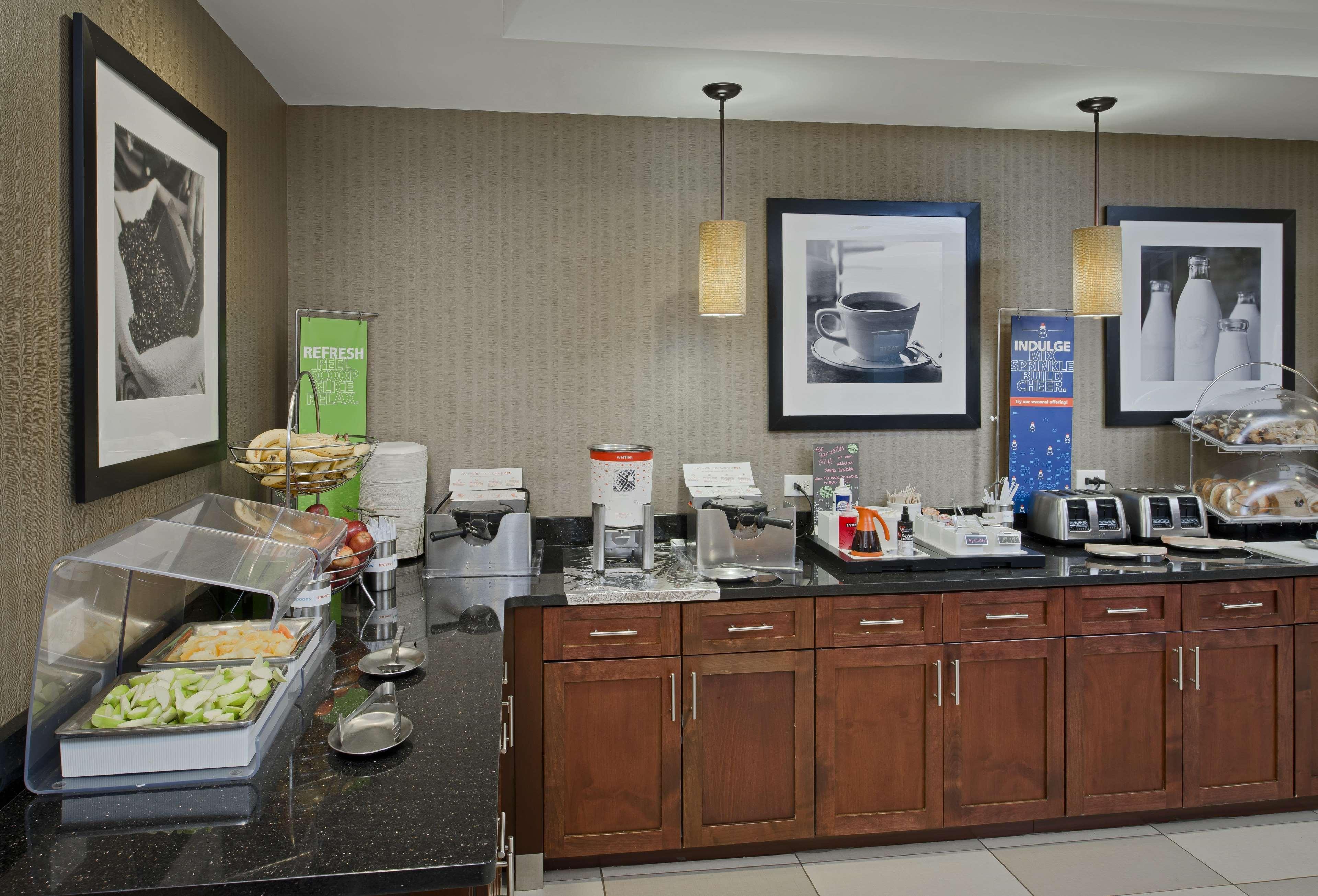 Hampton Inn & Suites Ocean City Bayfront-Convention Center Exterior photo