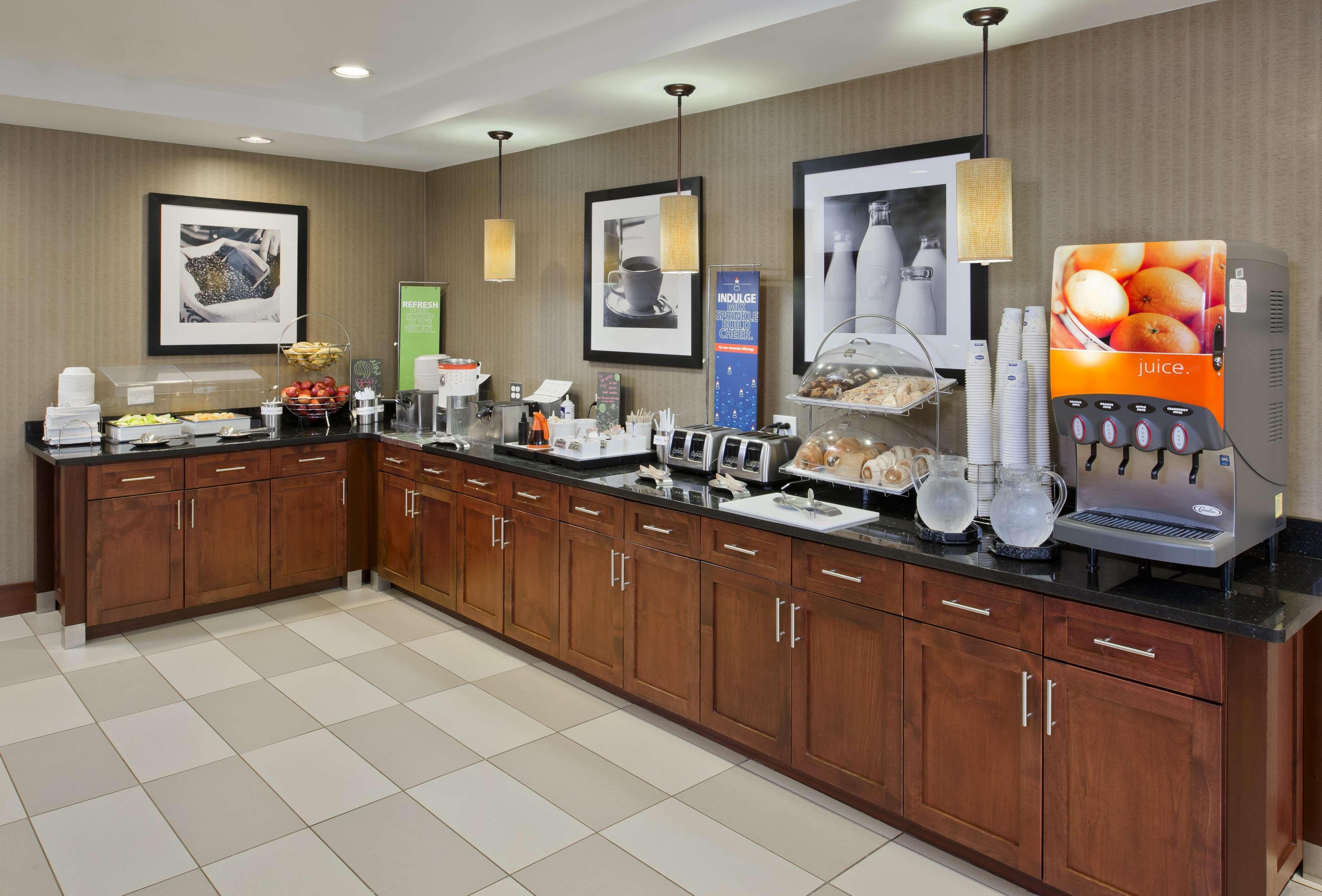 Hampton Inn & Suites Ocean City Bayfront-Convention Center Exterior photo